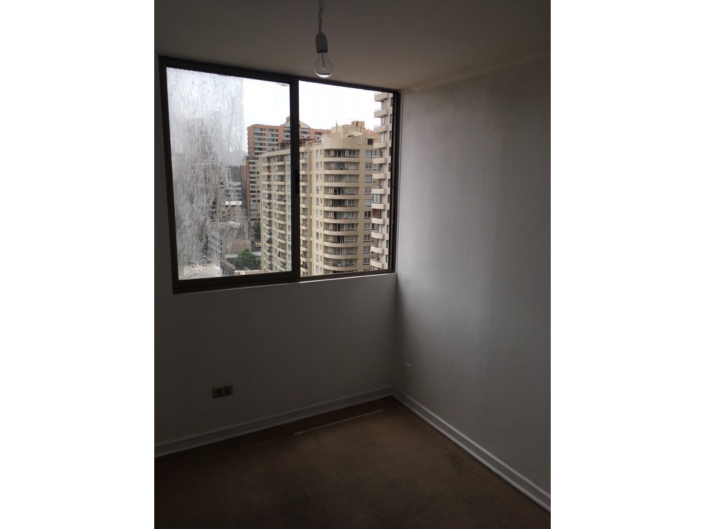 SE VENDE CENTRICO DEPTO DE 2 D Y 2B  EN AMUNATEGUI , SANTIAGO CENTRO