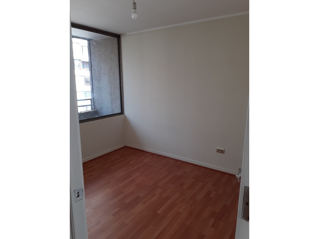 SE VENDE DEPTO TIPO MARIPOSA DE 2D Y 2B CON EST. Y BOD.EN AMUNATEGUI, SANTIAGO CENTRO